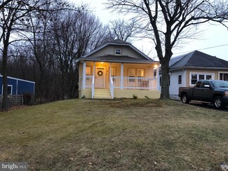 719 W Evesham Ave, Magnolia, NJ 08049