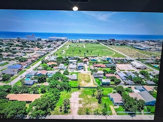 5724 Avenue T, Galveston, TX 77551