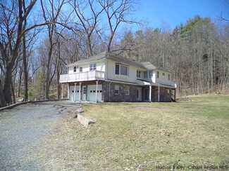 1067 Creek Locks Rd, Rosendale, NY 12472
