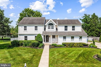 20 Horseshoe Dr, Mount Laurel, NJ 08054