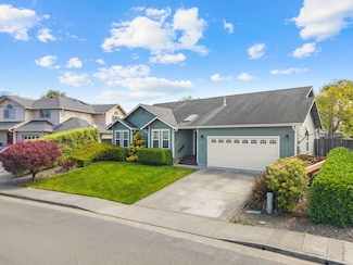 1855 Chanterelle Dr, McKinleyville, CA 95519