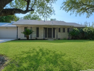 8422 Silverstar Dr, San Antonio, TX 78218