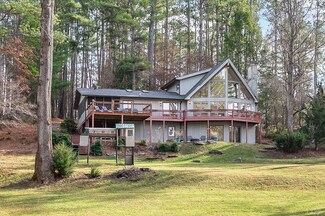 605 Lake Vista Dr, Forest, VA 24551