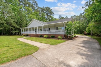 108 Hodges Cove Rd, Yorktown, VA 23692