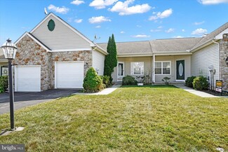 1893 Deerfield Dr, Dover, PA 17315