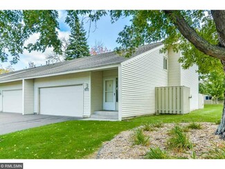 946 Carmel Ct, Saint Paul, MN 55126