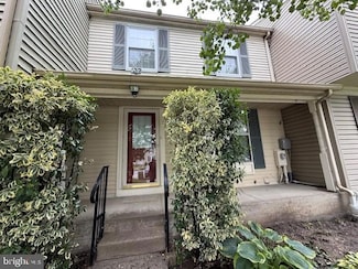 8 Greenleaf Rd, Parkville, MD 21234