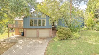 7322 Hillsite Dr, Newburgh, IN 47630