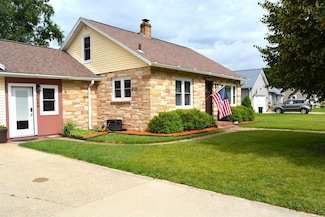 348 N Winsted St, Spring Green, WI 53588