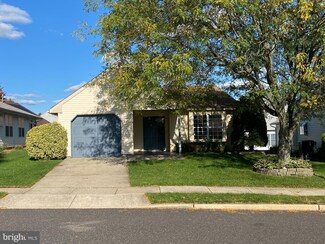 99 Chestnut Hill Ln, Columbus, NJ 08022