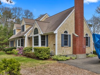 10 Tobey Ln, East Falmouth, MA 02536