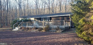 240 Great Oaks Dr, Nesquehoning, PA 18240
