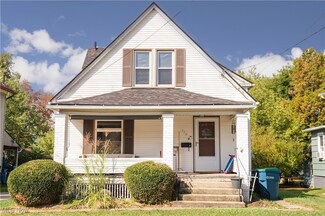 110 School St, Hubbard, OH 44425