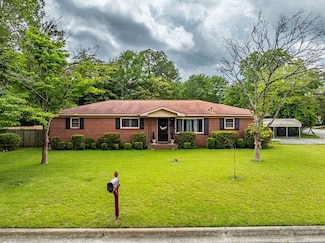 2222 Davis Ave, Tifton, GA 31794