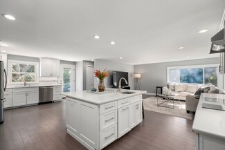 11 Graybirch Ln, Wayland, MA 01778