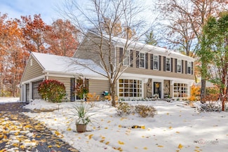 501 Rockefeller Rd, Lake Forest, IL 60045