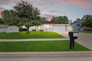 353 Oakview Cir, Oakfield, WI 53065