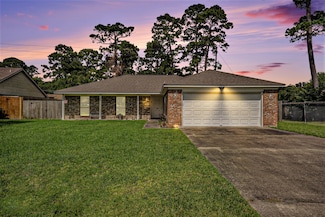 7319 Pine Shadows Ln, Baytown, TX 77521