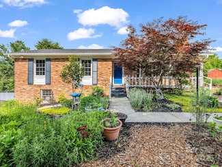 115 Merri Acres Ln, Hendersonville, NC 28739