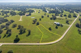 435 Pony Trail, Angleton, TX 77515