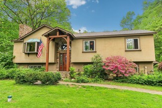 6 Hunter Dr, Derry, NH 03038