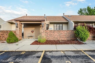 25110 Heritage Ct Unit 2, South Lyon, MI 48178