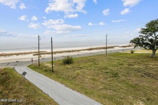 517 N Beach Blvd, Waveland, MS 39576
