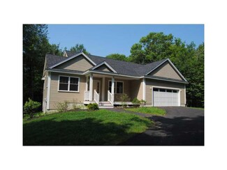 16 Jefferson Ln, Kittery, ME 03904