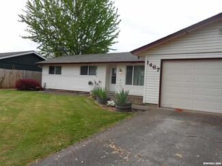 1467 Palace Dr NE, Salem, OR 97301