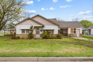 730 W 4th St, Ada, OK 74820