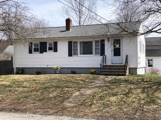 13 Woodland Ave, Lisbon Falls, ME 04252