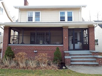 13800 Lakeshore Dr, Bratenahl, OH 44108