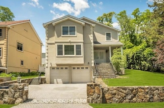 696 Ridgeway, White Plains, NY 10605