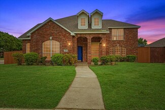 8210 Freeman Dr, Rowlett, TX 75089
