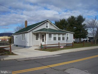 302 Maple Ave, Moorefield, WV 26836