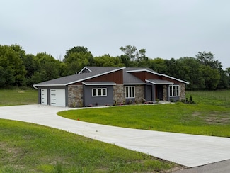 1713 Boelter Estates Dr NW, Rochester, MN 55901