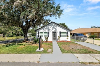 910 E Warren St, Plant City, FL 33563