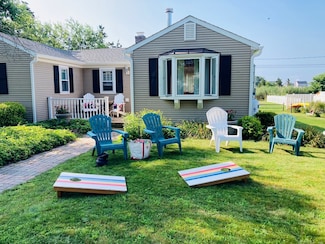 28 Hammock Pkwy, Clinton, CT 06413