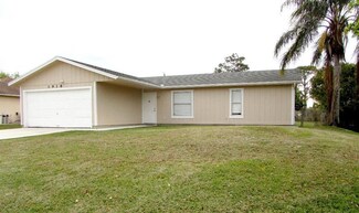 1918 SE Carvalho St, Port Saint Lucie, FL 34983