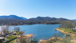 690 Elf School Rd, Hayesville, NC 28904