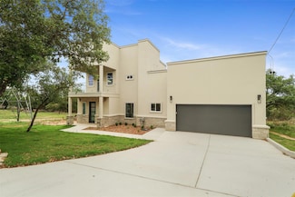 301 Knights Row, Cottonwood Shores, TX 78657