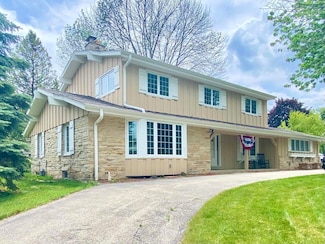 3431 W Colette Ct, Mequon, WI 53092