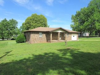 301 S Walnut St, Walnut Grove, MO 65770