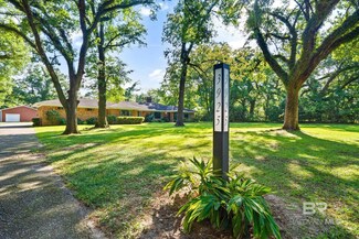 3925 Woodmont Dr, Mobile, AL 36693