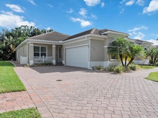 2753 Linda Dr, Naples, FL 34112