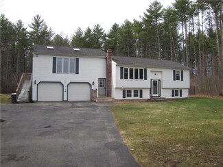 12 Seavey Dr, Buxton, ME 04093