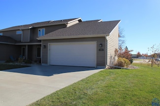 200 Prairie Bluff Dr, Sergeant Bluff, IA 51054