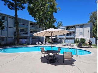 21800 Schoenborn St Unit 321, Canoga Park, CA 91304
