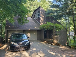 1213 Buth Dr NE, Comstock Park, MI 49321