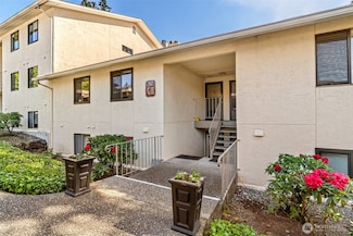 23301 Lakeview Dr Unit A202, Mountlake Terrace, WA 98043